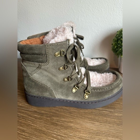 NWOB ** Zodiac Pierson Bootie Suede Dark Olive Size 6.5 - Picture 13 of 16